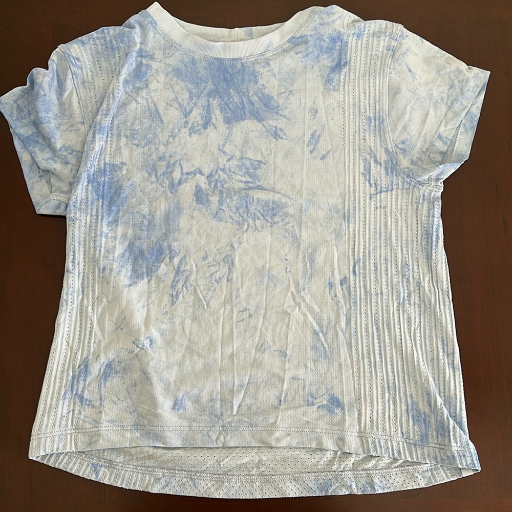 Blue lululemon shirt